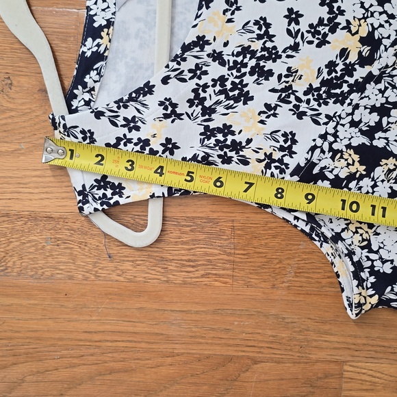 LIZ CLAIBORNE WOMEN'S BLUE AND WHITE FLORAL SUMMER TANK TOP SIZE XL - Picture 11 of 13